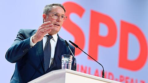 "Von Lifestyle-Arbeitnehmern sehe ich wenig in Deutschland und in meinem Land Rheinland-Pfalz", sagt Ministerpr&auml;sident Schweitzer. (Archivbild)