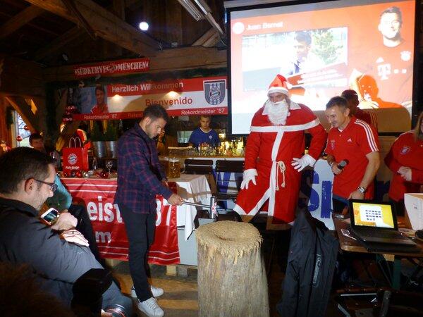 Bayern-Stars zum Anfassen: Die Bilder von den Adventsbesuchen bei den Fanclubs zum Durchklicken
