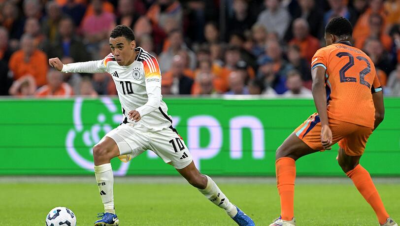 Jamal Musiala (l) glänzte zuletzt auch wieder in den Länderspielen, hier beim 2:2 gegen die Niederlande.