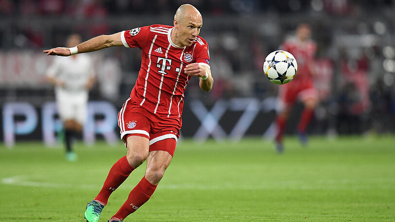 Arjen Robben: Note 4 - Probierte es immer wieder mit Sololäufen, doch es fehlte das Glück. Zielte per Linksschuss zu ungenau (6.), seine Pässe in der gefährlichen Zone kamen selten an. Unentschlossen.