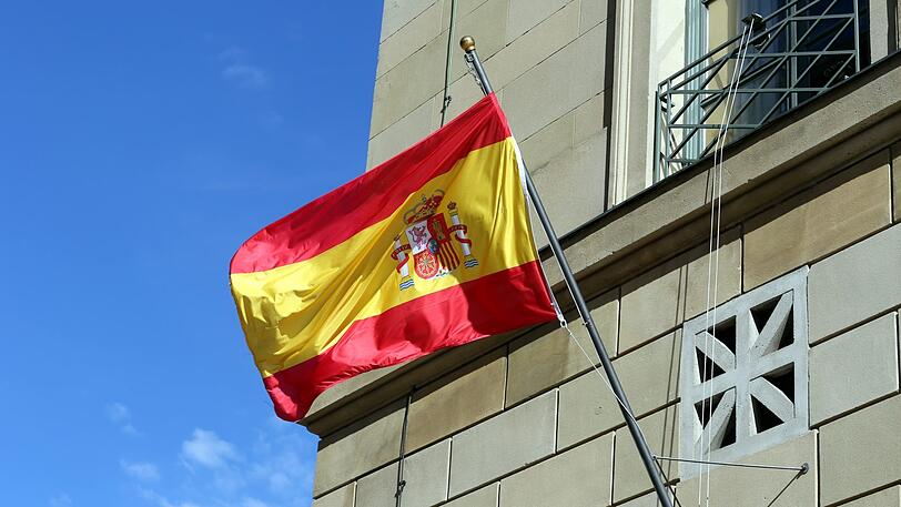 Die Flagge ist hier Programm: das Spanische Kulturinstitut.