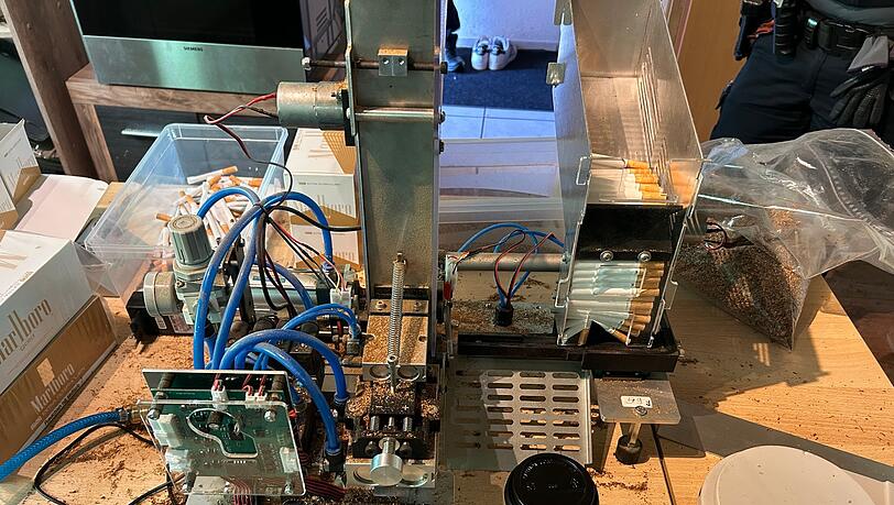 500 Zigaretten pro Stunde konnte die Maschine fertigstellen.