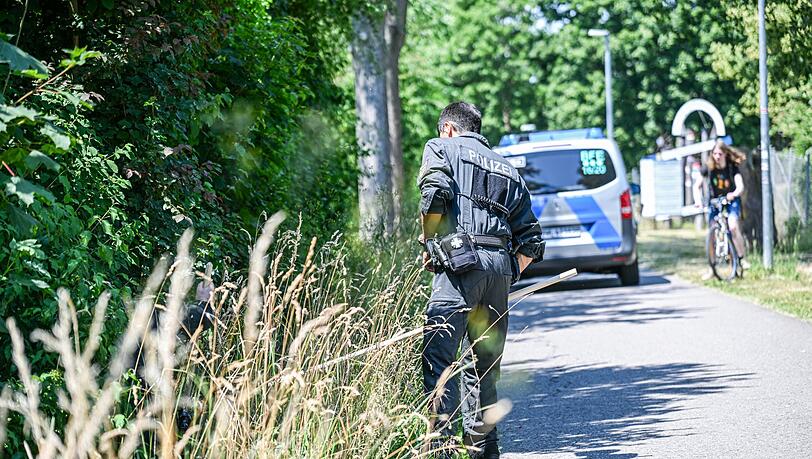 Die Polizei hatte stundenlang gesucht. Die Polizei hatte stundenlang gesucht.