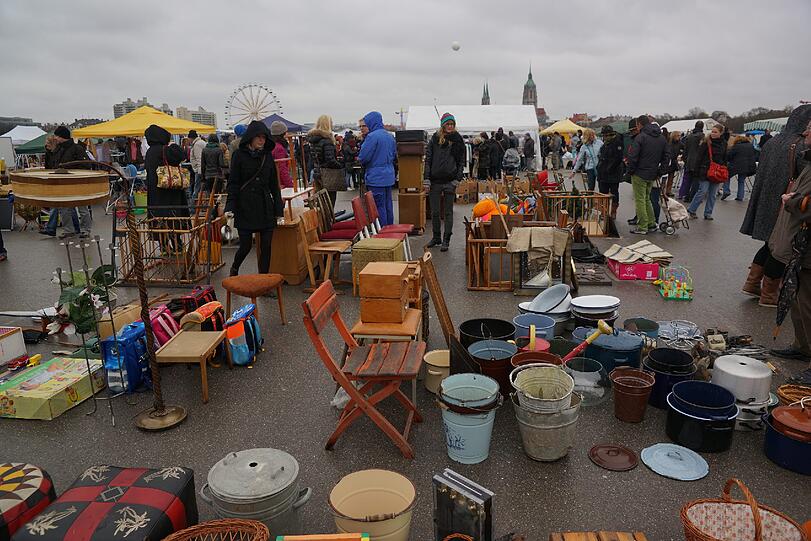 Die Bilder vom BRK Flohmarkt auf der Theresienwiese.