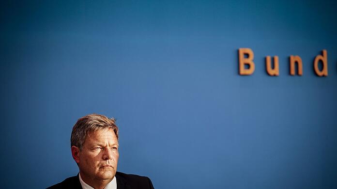 Bundeswirtschaftsminister Robert Habeck (Gr&uuml;ne) gibt in&nbsp;Berlin die Ergebnisse des Stresstests zum Weiterbetrieb von Atomkraftwerken bekannt.