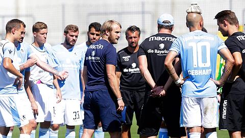 Seit der Saison 2017/18 Löwen-Chefcoach: Daniel Bierofka (Mi.)