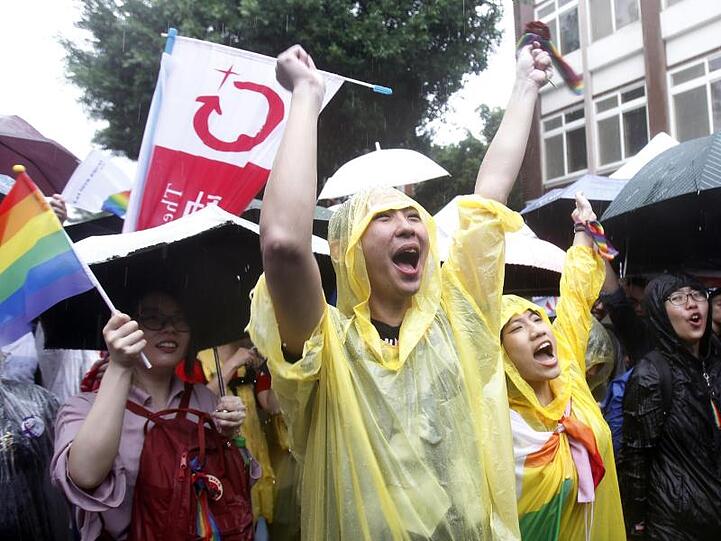 Taiwan ist das erste Land in Asien, das die Homoehe einführt.
