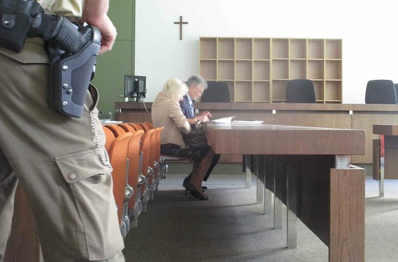 Der Angeklagte Dimitar K. soll seinen Opfern 1,8 Millionen Euro versprochen haben. Doch diese Rendite wurden den Anlegern nie ausgezahlt.