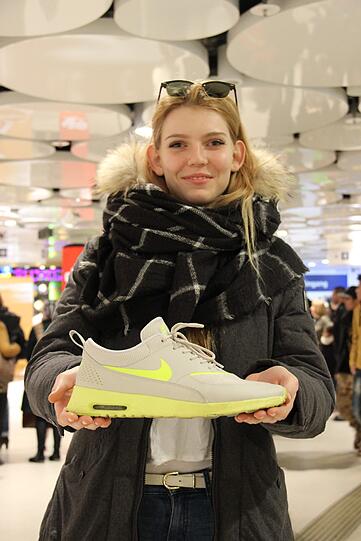 Luna Schreiter (18): &bdquo;Mir gefällt die High Heel Aktion zum Weltfrauentag sehr gut, auch wenn ich selbst keine High Heels trage. Ich bin um die 1,80 Meter groß und brauche dann nicht auch noch  höhere Schuhe. Am liebsten trage ich Sportschuhe, die sind bequem und stylisch noch dazu.&ldquo;
