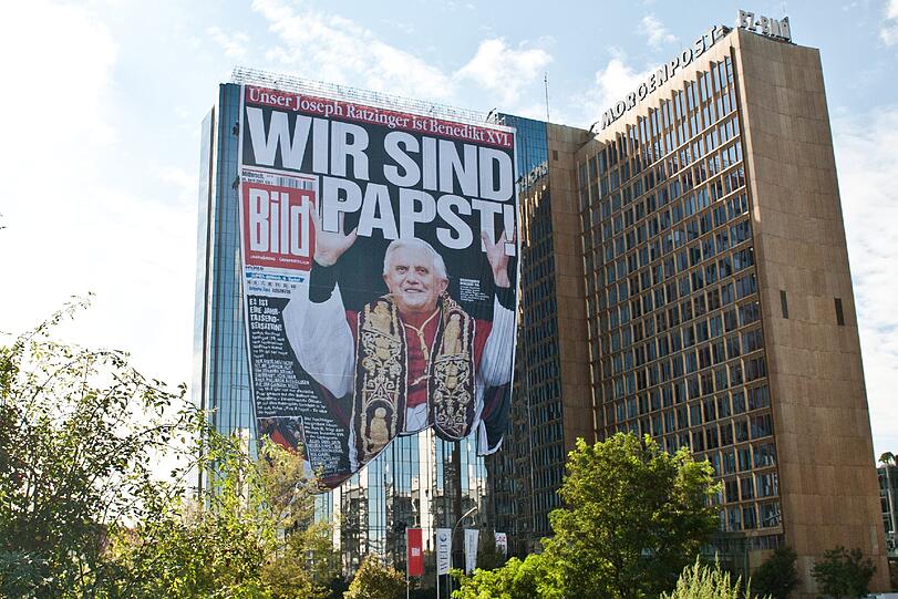 "Wir sind Papst" - das war der geflügelte Satz und die berühmte "Bild"-Schlagzeile vom 20. April 2005 nach der Wahl von Kardinal Ratzinger zu Papst Benedikt XVI.