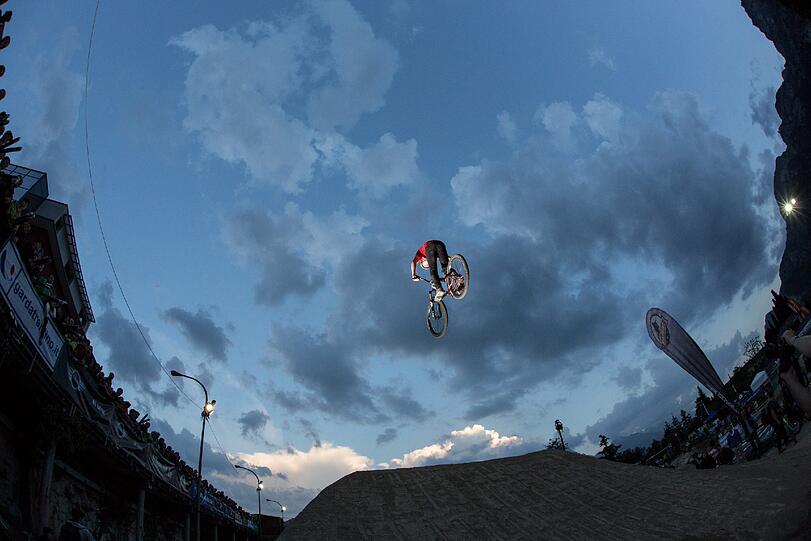 Höher, schneller, weiter - das sind die Bilder vom King of Dirt beim Riva Bike Festival 2013.