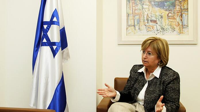 Talya Lador-Fresher (61) ist seit September dieses Jahres israelische Generalkonsulin für Süddeutschland. Zuvor war sie als Botschafterin in Österreichs Hauptstadt Wien tätig. Sie ist verheiratet und hat zwei Kinder.