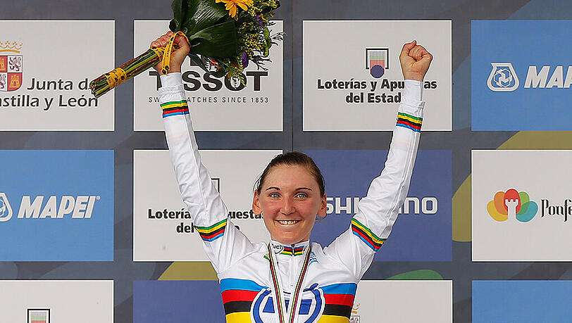 Lisa Brennauer holte im Zeitfahren Gold bei der WM. Lisa Brennauer holte im Zeitfahren Gold bei der WM.