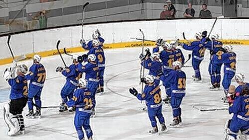 Der EHC ist mit einer 3:4-Niederlage in die DEL-Saison gestartet. Der EHC ist mit einer 3:4-Niederlage in die DEL-Saison gestartet.
