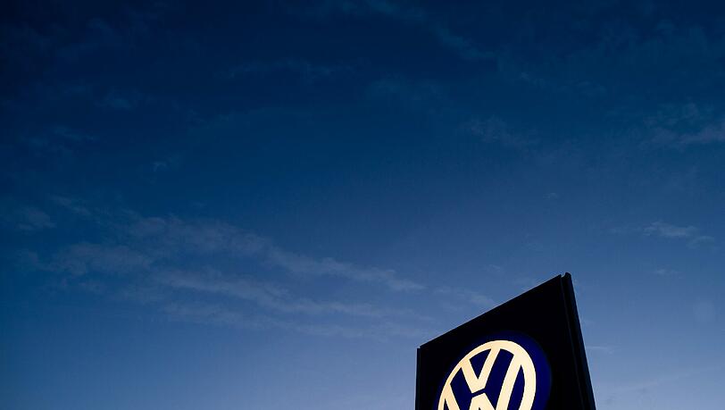 Für VW geht es nach dem Abgas-Skandal weiterhin bergab. Für VW geht es nach dem Abgas-Skandal weiterhin bergab.