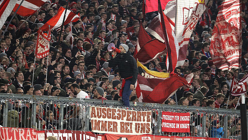 In der Vorweihnachtzeit besuchen die Bayern-Stars wieder einige Fanclubs.