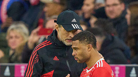 Bayern-Trainer Tuchel (l.) fordert mehr von seinen Einwechselspielern, hier Serge Gnabry.