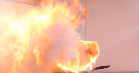 Ein-brandhei-er-Abend-in-einem-M-nchner-Steak-Restaurant