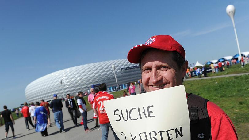 Fans des Deutschen Rekordmeisters, die auf eine Jahreskarte hoffen, haben laut Klub so gut wie keine Chance mehr. Fans des Deutschen Rekordmeisters, die auf eine Jahreskarte hoffen, haben laut Klub so gut wie keine Chance mehr.