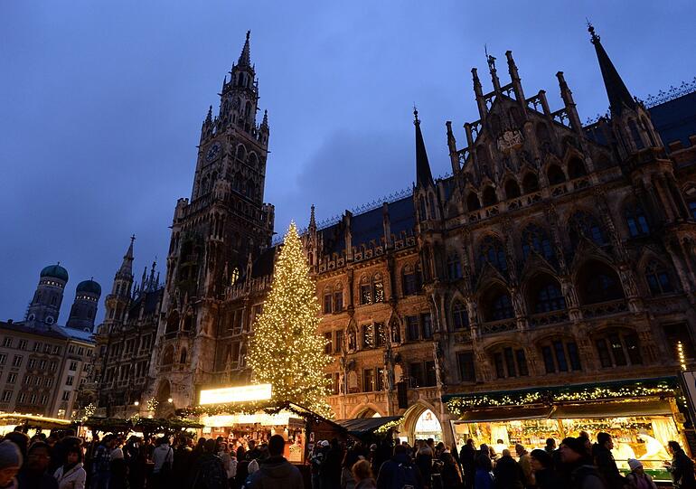Eine Panne am Christkindlmarkt löst eine meterhohe Wasserfontäne aus. (Symbolbild)
