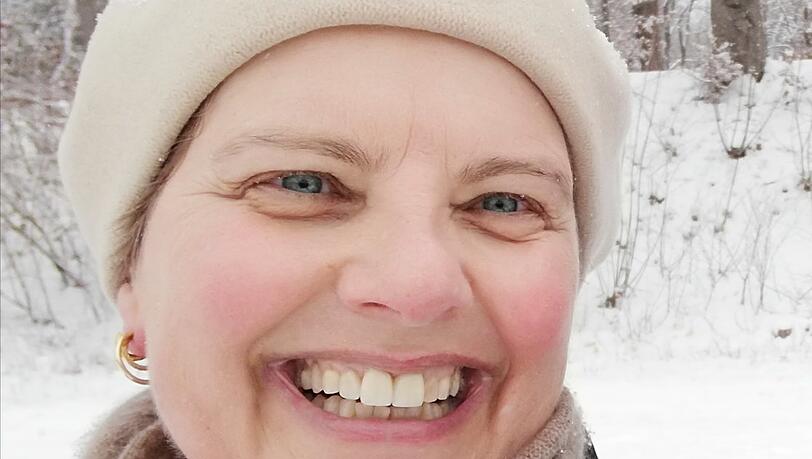 Sabine Karl (61) engagiert sich seit elf Jahren für das Projekt "Lesezeichen" als Lesepatin an der Grundschule am Gotzingerplatz. Sabine Karl (61) engagiert sich seit elf Jahren für das Projekt "Lesezeichen" als Lesepatin an der Grundschule am Gotzingerplatz.