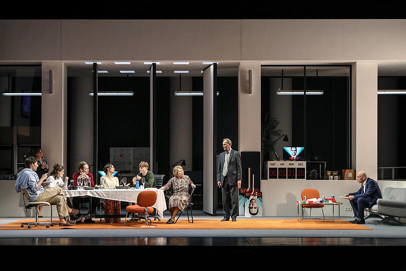 K&uuml;hles, modernes, reiches Ambiente: zu Hause bei &Ouml;dipus.