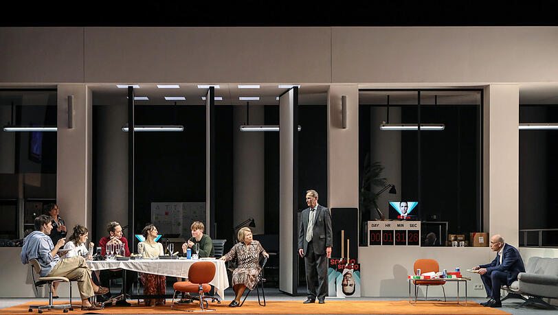 K&uuml;hles, modernes, reiches Ambiente: zu Hause bei &Ouml;dipus.