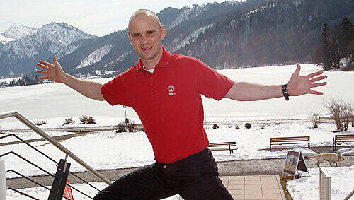 Sportwissenschaftler Sebastian Ranft begleitet die AZ-Gourmet- Diät täglich mit neuen Fitnessübungen. Sportwissenschaftler Sebastian Ranft begleitet die AZ-Gourmet- Diät täglich mit neuen Fitnessübungen.