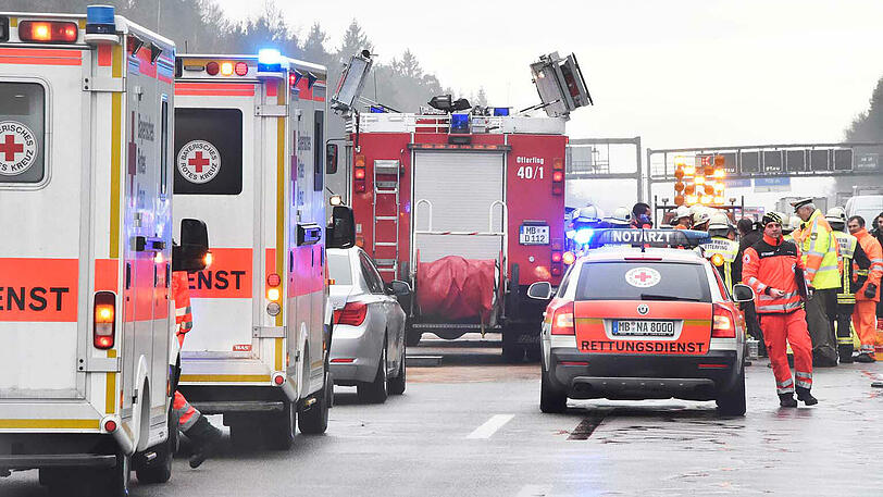 Unfall auf der A8 beim Holfoldinger Forst. Die Bilder.