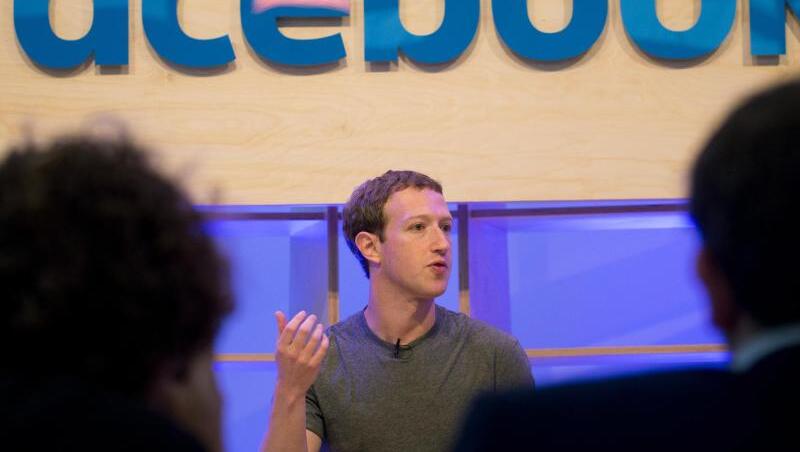 Mark Zuckerberg verteidigt Facebooks Umgang mit zweifelhaften Politiker-Aussagen. Mark Zuckerberg verteidigt Facebooks Umgang mit zweifelhaften Politiker-Aussagen.