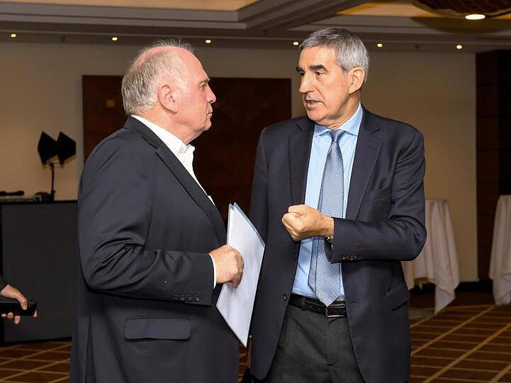 Uli Hoeneß (l) und Jordi Bertomeu. Foto: Patrick Albertini Photography/Euroleague Basketball/Archivbild