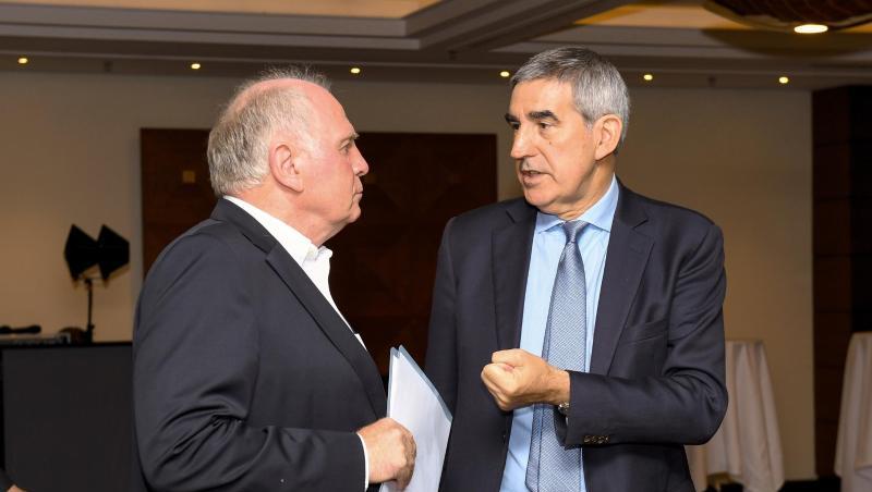 Uli Hoeneß (l) und Jordi Bertomeu. Foto: Patrick Albertini Photography/Euroleague Basketball/Archivbild Uli Hoeneß (l) und Jordi Bertomeu. Foto: Patrick Albertini Photography/Euroleague Basketball/Archivbild