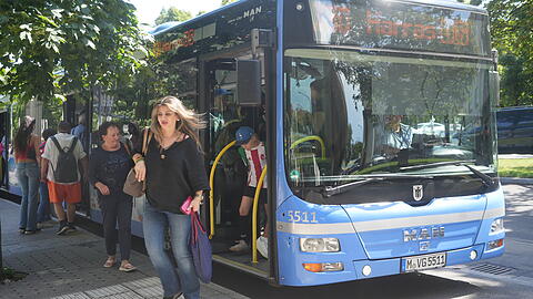Ein X30 in Richtung Harras. Die MVG will den schnellen Expressbus streichen.