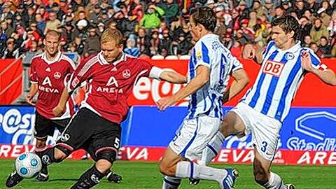 Immer kräftig drauf: Gegen Hertha hatte Club-Kapitän und Abwehrchef  Andreas Wolf sogar die Gelegenheit, sich in die Offensive einzuschalten.