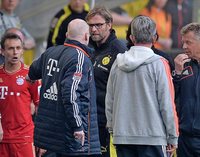 Beim 1:1 in Dortmund am 4. Mai geraten Sammer und Klopp wegen Rafinhas Roter Karte aneinander, stehen sich Nase an Nase gegenüber. Das Champions-League-Finale rückt näher.