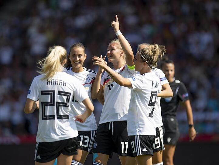 Die DFB-Spielerinnen haben sich auch klar gegen die ukraiischen Frauen durchgesetzt.