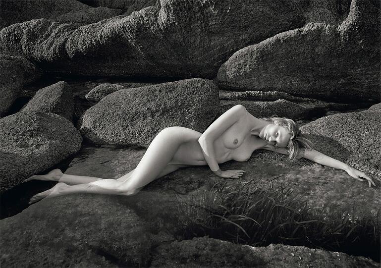 Ein Modell im Pirelli-Kalender 2012...