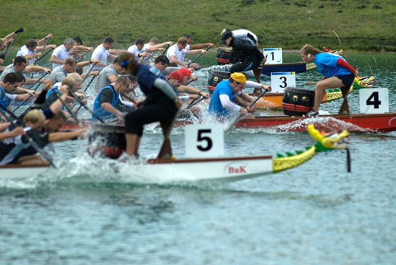 Drachenbootrennen gehören mittlerweile auf dem Regattasee dazu.