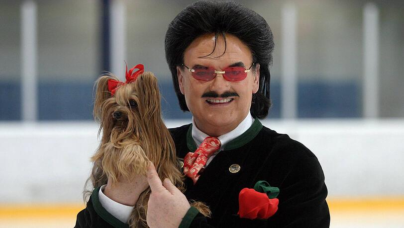 Bis heute unvergessen: Rudolph Moshammer (†64) mit seiner Hündin Daisy.