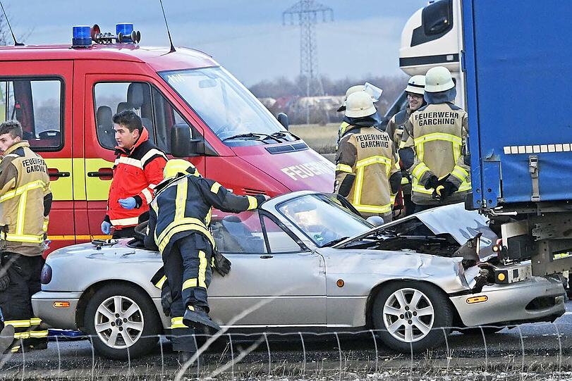Der heldenhafte Einsatz einiger Autofahrer rettete einem Mann am Dienstagnachmittag womöglich das Leben.