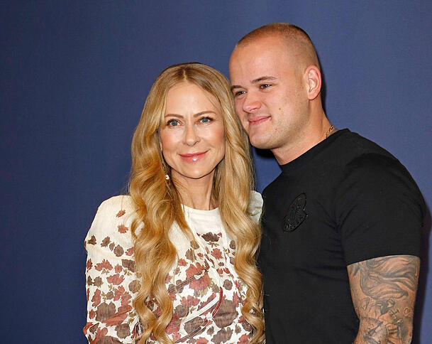 Jenny Elvers und ihr Sohn Paul Jolig im November 2025.