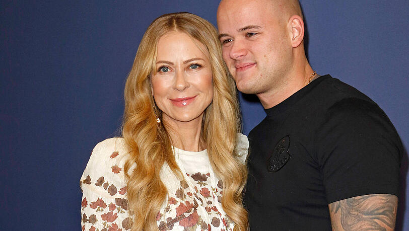 Jenny Elvers und ihr Sohn Paul Jolig im November 2025.