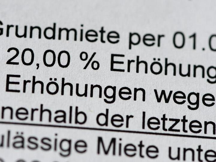 Die Mieterhöhungen vertreiben immer mehr Menschen aus ihren angestammten Wohnvierteln.