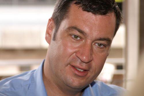 Hallo? Markus Söder mag lieber Blackberry