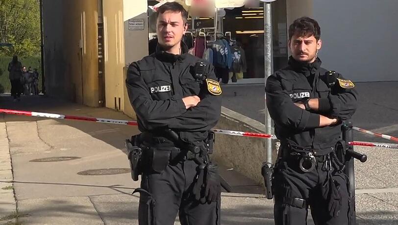 Die Attacke an einer Mittelschule in Friedberg hatte im Oktober 2025 einen gr&ouml;&szlig;eren Polizeieinsatz ausgel&ouml;st. (Archivbild)
