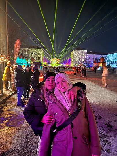Saskia und Fiona kritisierten den Preis f&uuml;r das Ticket.