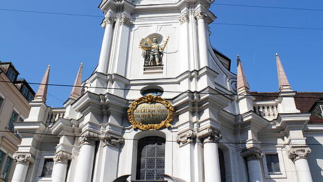 Die Projektimmobilie umfasst eine Fl&auml;che von mehr als 7300 Quadratmetern und wird r&auml;umlich von der angrenzenden Dreifaltigkeitskirche getrennt sein.