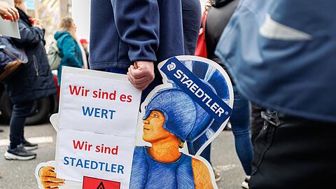 Besch&auml;ftigte und Gewerkschaft fordern klare Zukunftsperspektiven.