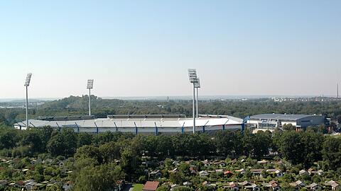 Das Grundig-Stadion am Dutzendteich. Zuletzt wurde die Arena für die WM 2006 umgebaut.