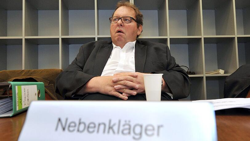 Otti Fischer vor Gericht. Otti Fischer vor Gericht.